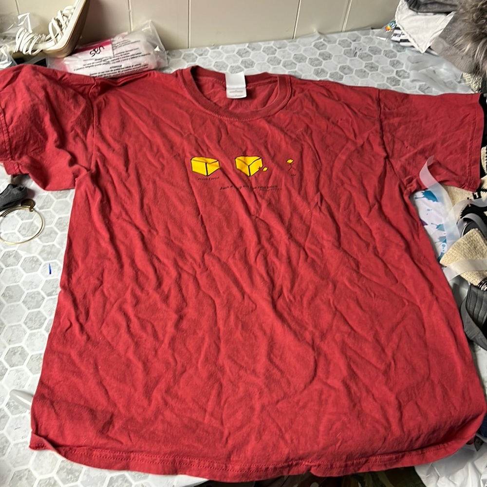 Gildan Large Short Sleeve Red Chip Off the Old Rock Phil 2:5 Graphic T Shirt